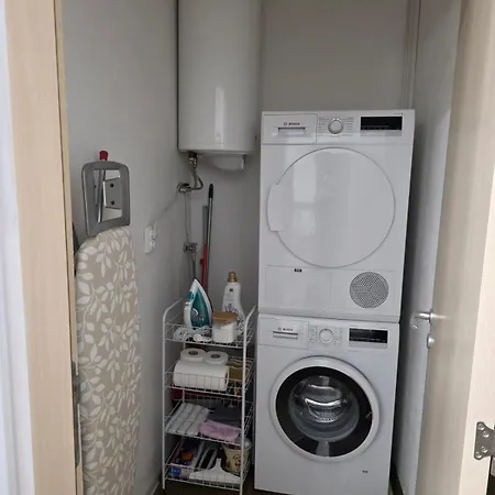 Apartament 1 *